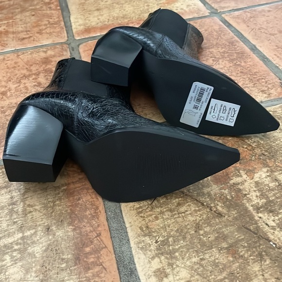 New ALLSAINTS Ria Black Size 11 Leather Croc Embossed Ankle Boots MSRP$379 - Picture 4 of 12